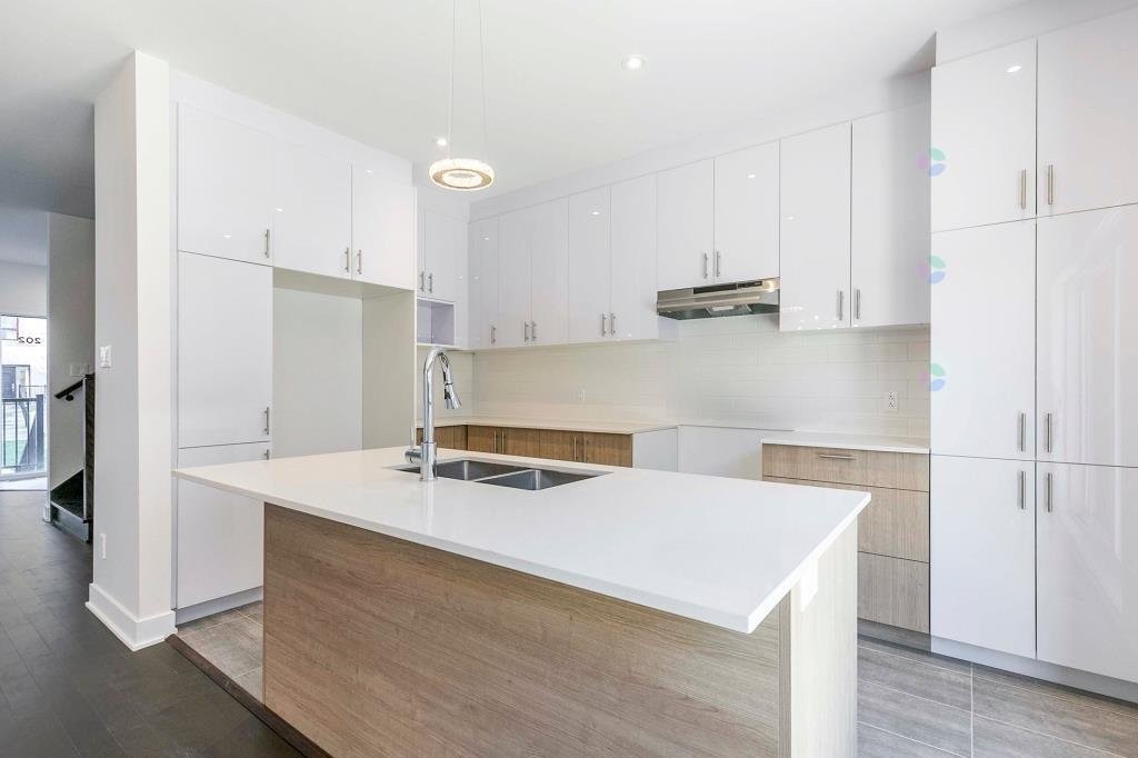 









202


Av. Jenkins

,
Montréal (Lachine),




QC
H8S0A1

