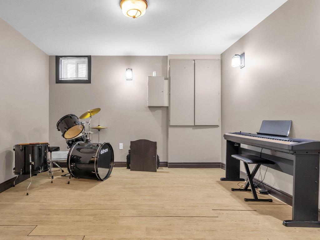 









15215


Place Bellerive

,
L'Île-Bizard/Sainte-Geneviève (Montréal),




QC
H9H1A1


