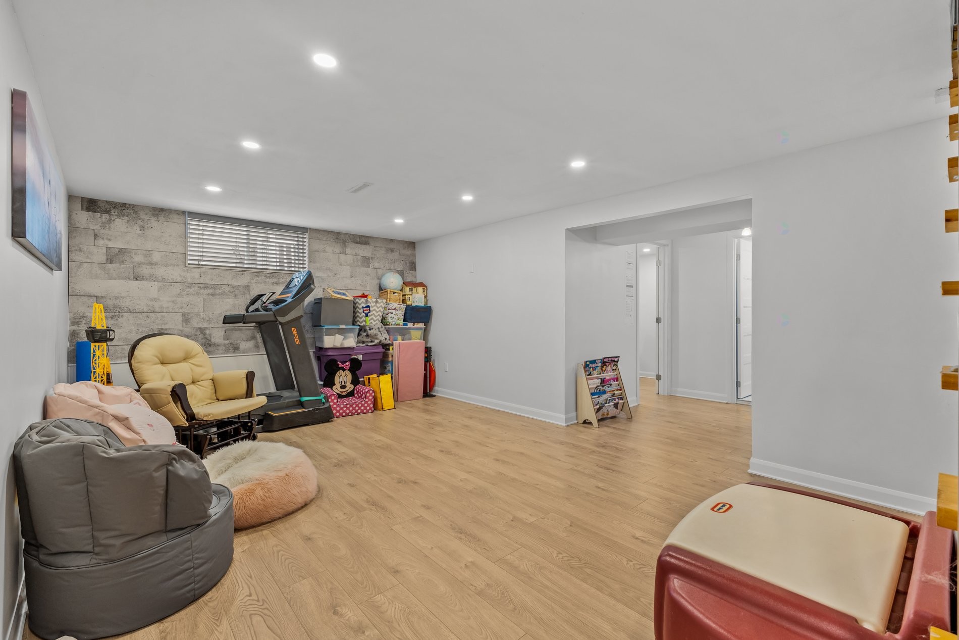 









4790


Rue Dugas

,
Montréal (Pierrefonds-Roxboro),




QC
H9J2B8

