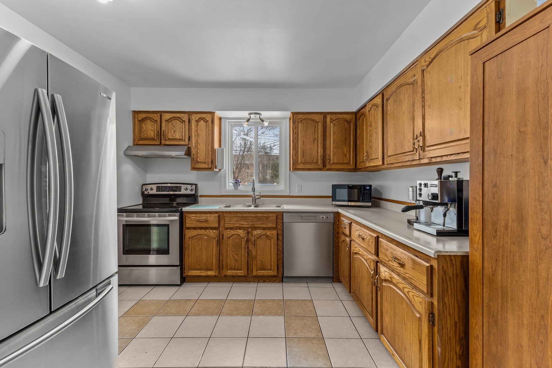 









4790


Rue Dugas

,
Montréal (Pierrefonds-Roxboro),




QC
H9J2B8

