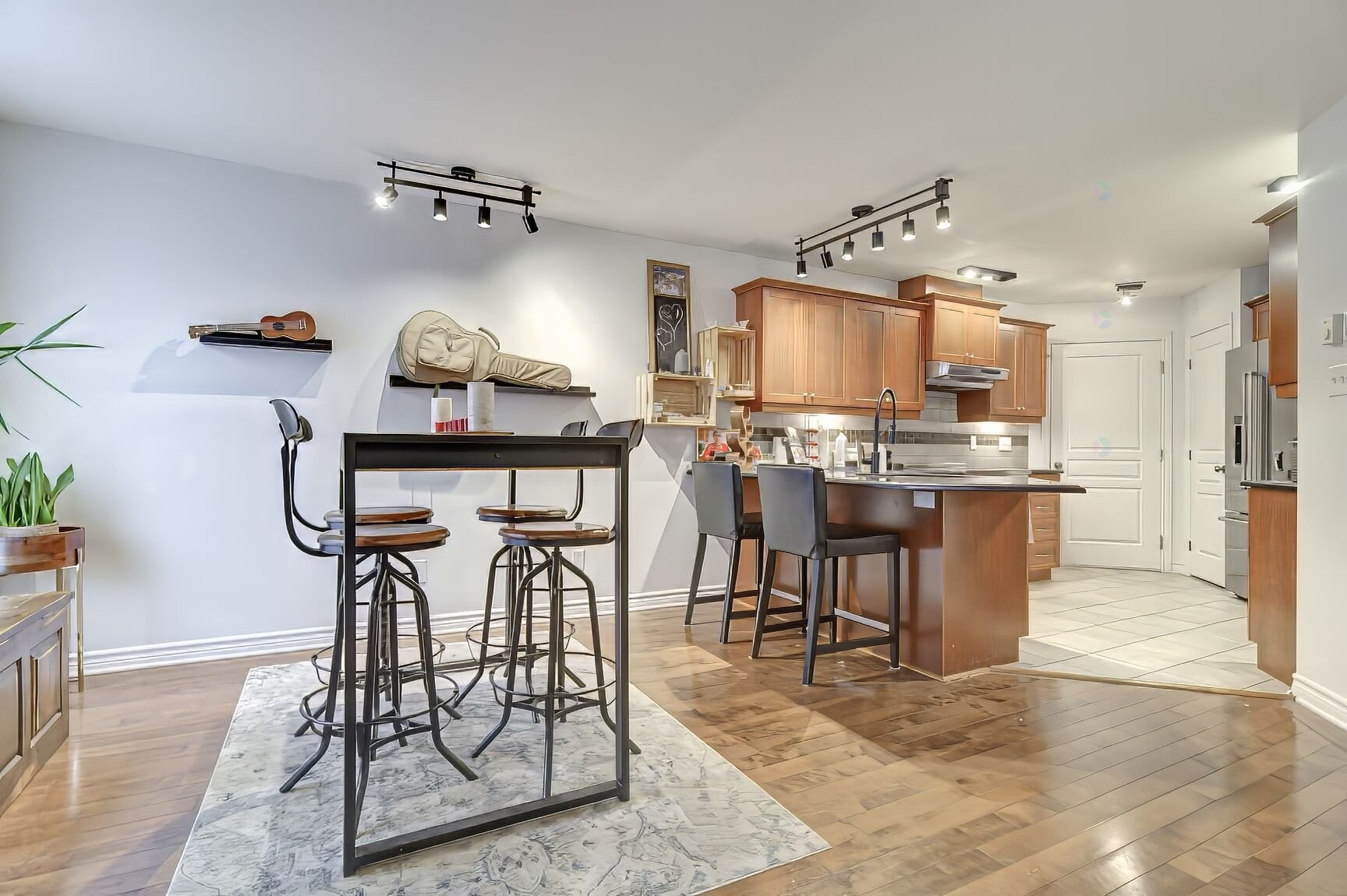 









638


Rue des Sureaux

, 2,
Boucherville,




QC
J4B0J4

