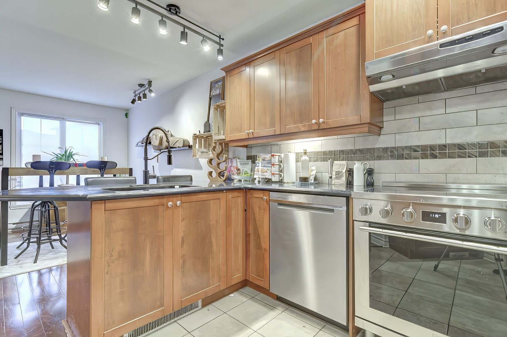 









638


Rue des Sureaux

, 2,
Boucherville,




QC
J4B0J4

