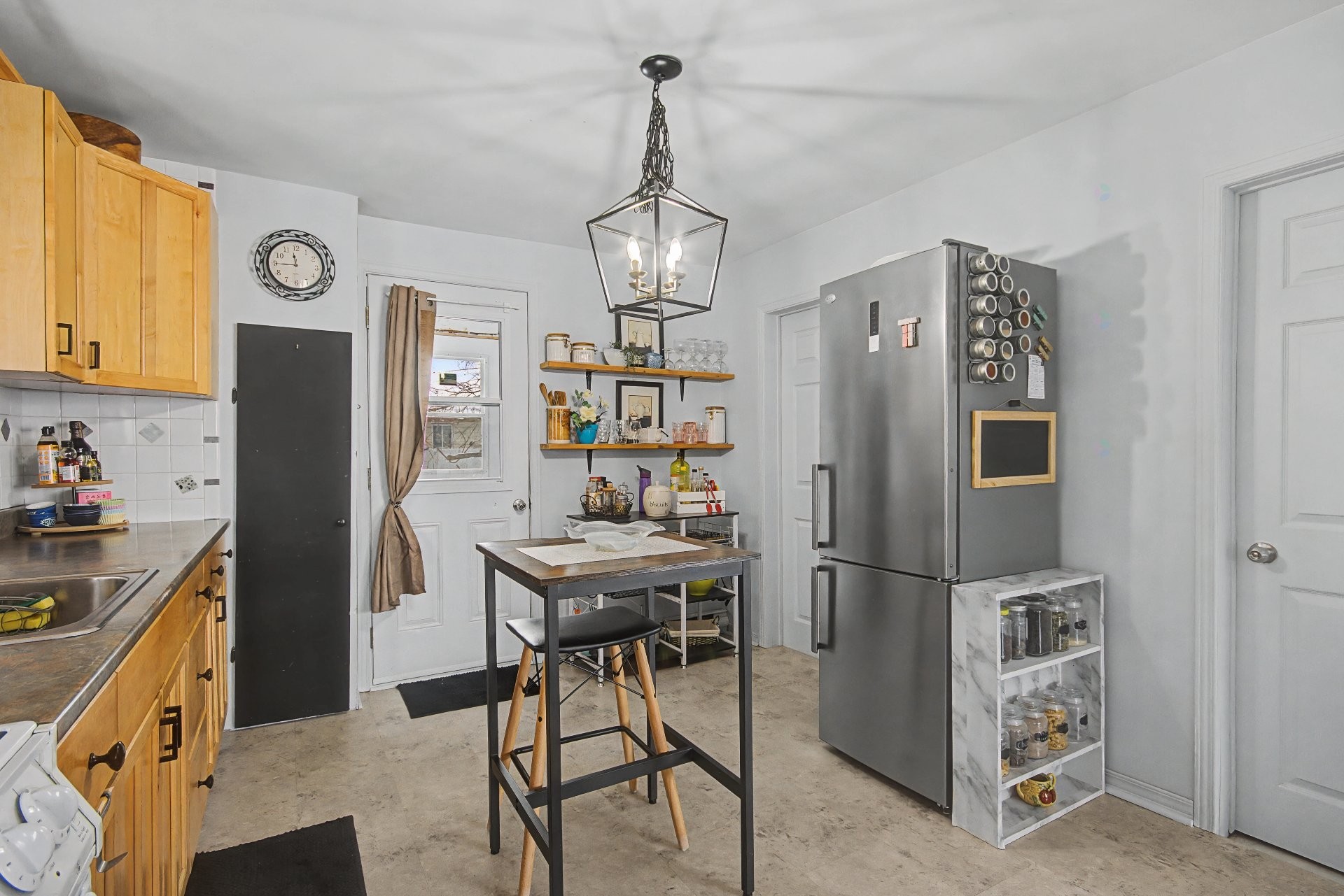 









1824


Rue Godin

,
Longueuil (Saint-Hubert),




QC
J4T1T3


