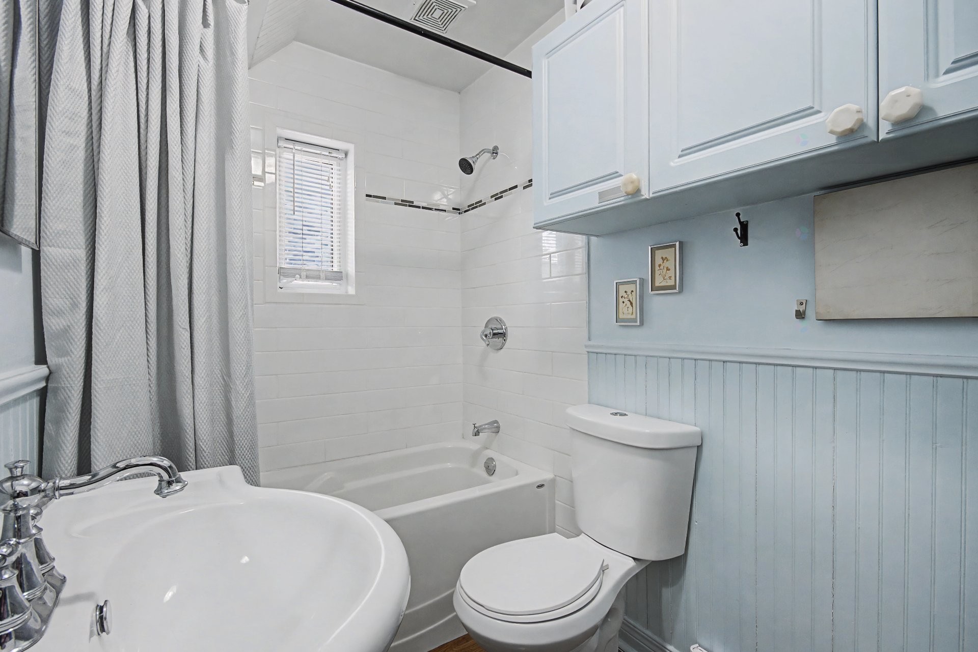 









1824


Rue Godin

,
Longueuil (Saint-Hubert),




QC
J4T1T3

