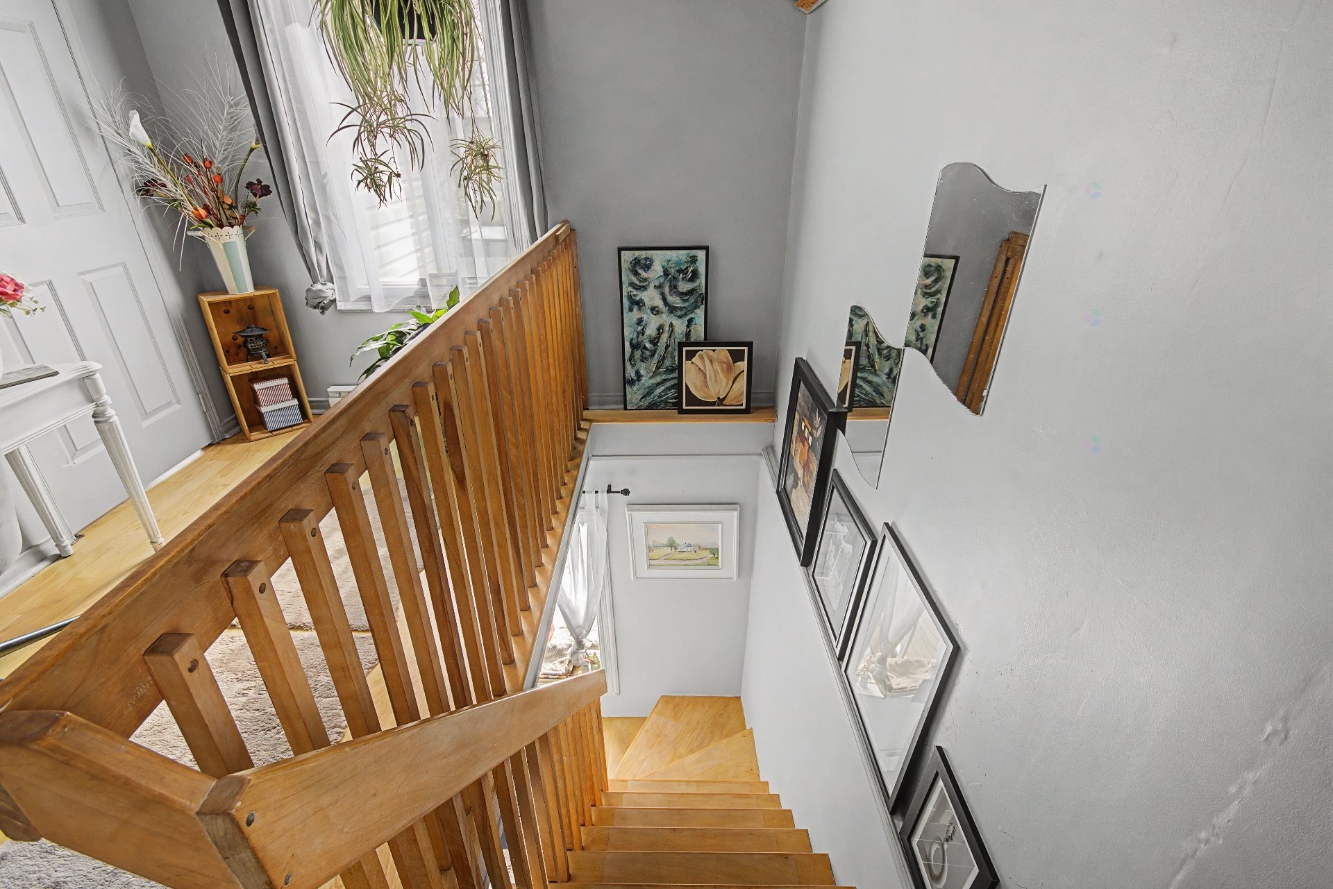 









1824


Rue Godin

,
Longueuil (Saint-Hubert),




QC
J4T1T3

