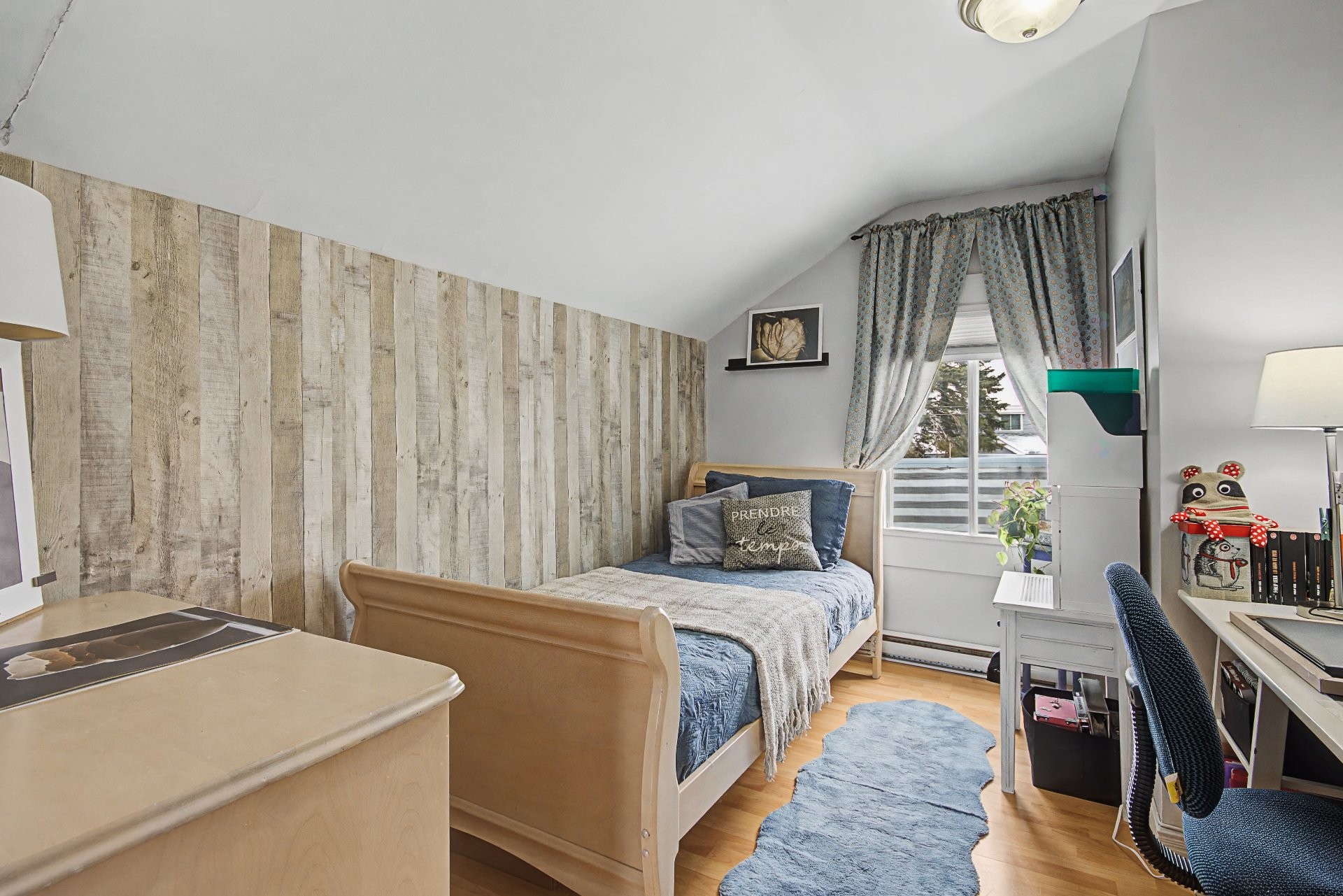 









1824


Rue Godin

,
Longueuil (Saint-Hubert),




QC
J4T1T3

