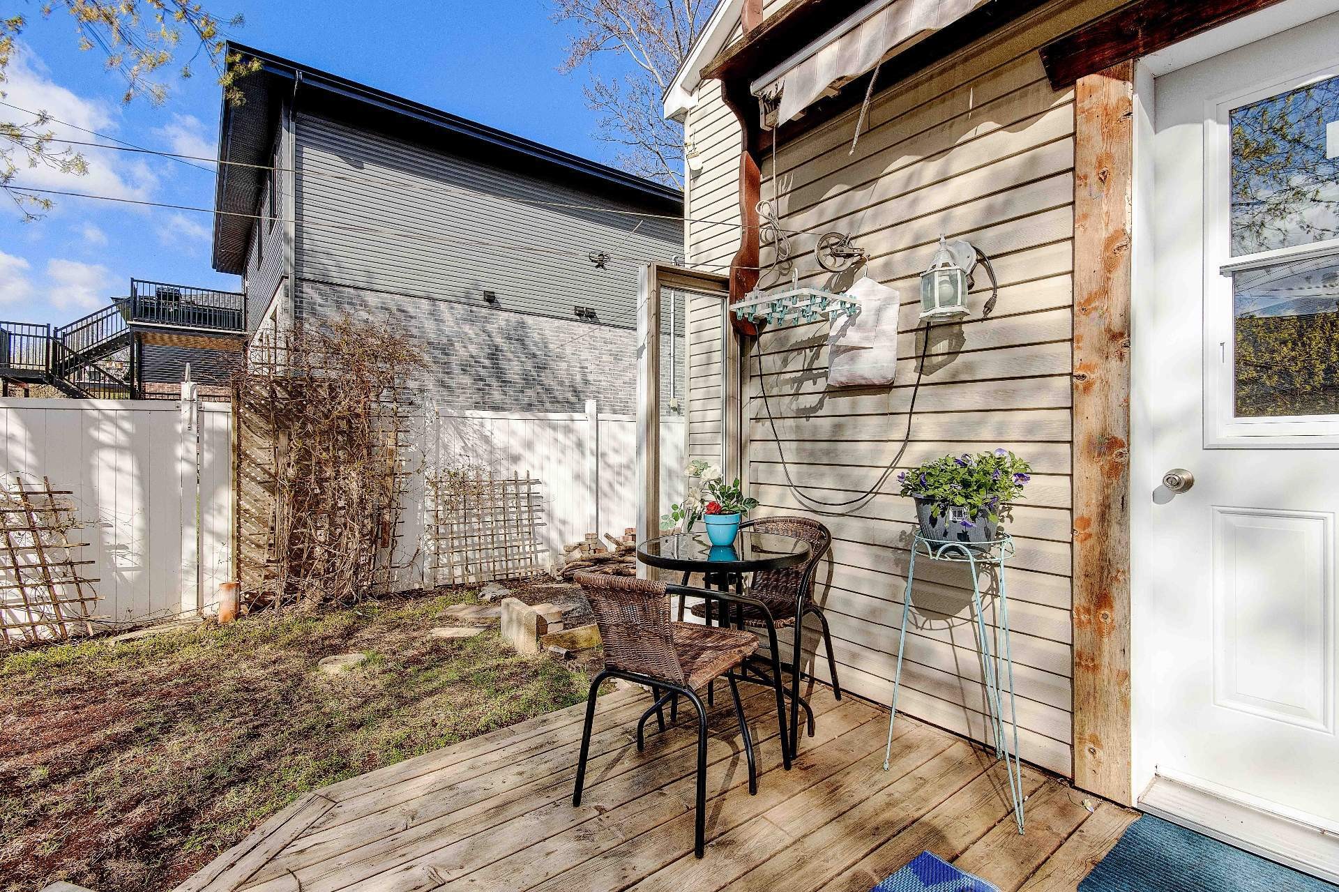 









1824


Rue Godin

,
Longueuil (Saint-Hubert),




QC
J4T1T3

