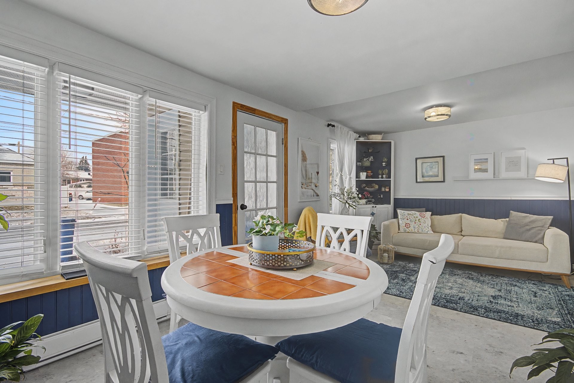 









1824


Rue Godin

,
Longueuil (Saint-Hubert),




QC
J4T1T3

