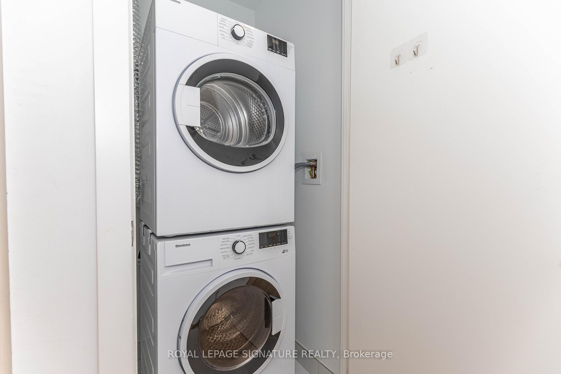 









1195


The Queensway

N/A, 610,
Toronto,




ON
M8Z 1R6

