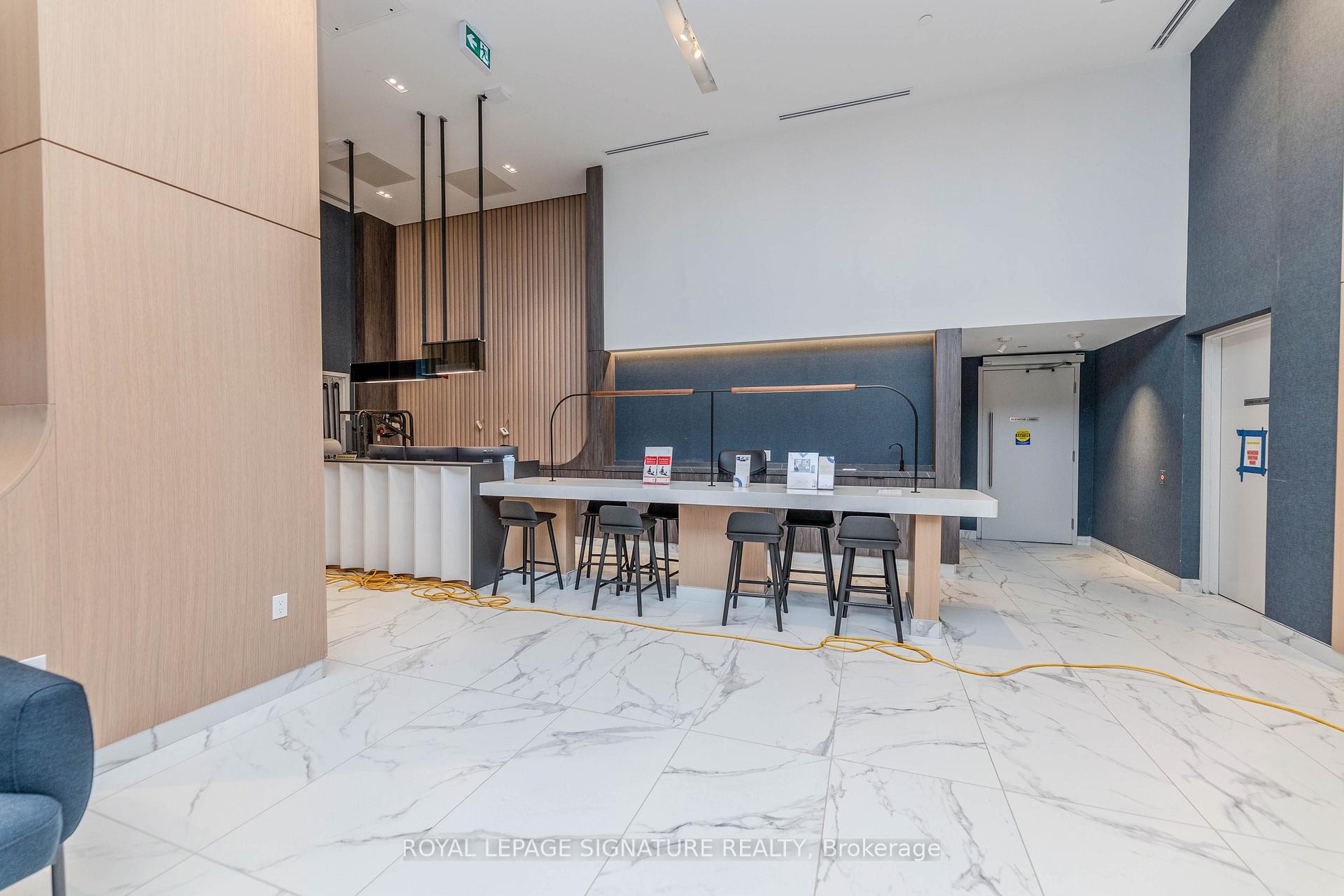 









1195


The Queensway

N/A, 610,
Toronto,




ON
M8Z 1R6

