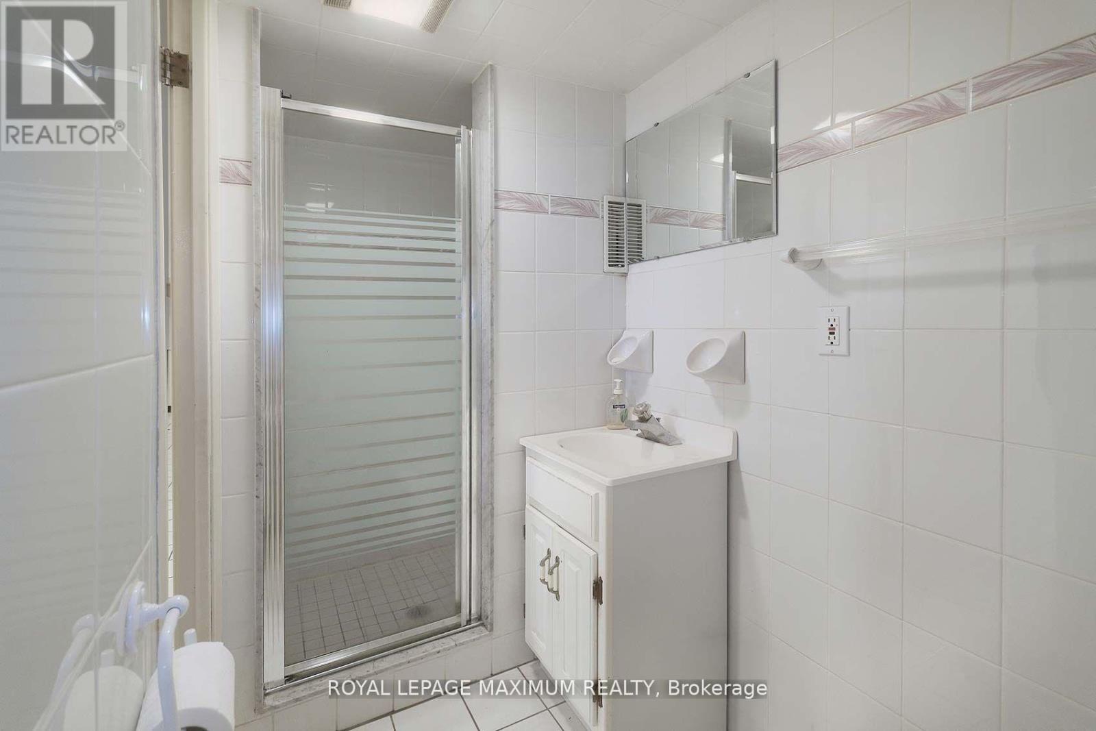 












245 BELGRAVIA AVENUE

,
Toronto,




Ontario
M6E2M9

