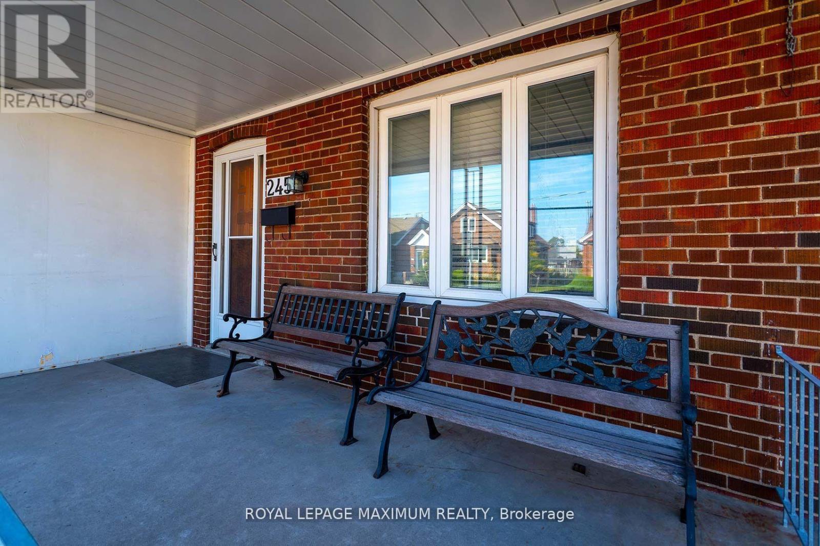 












245 BELGRAVIA AVENUE

,
Toronto,




Ontario
M6E2M9

