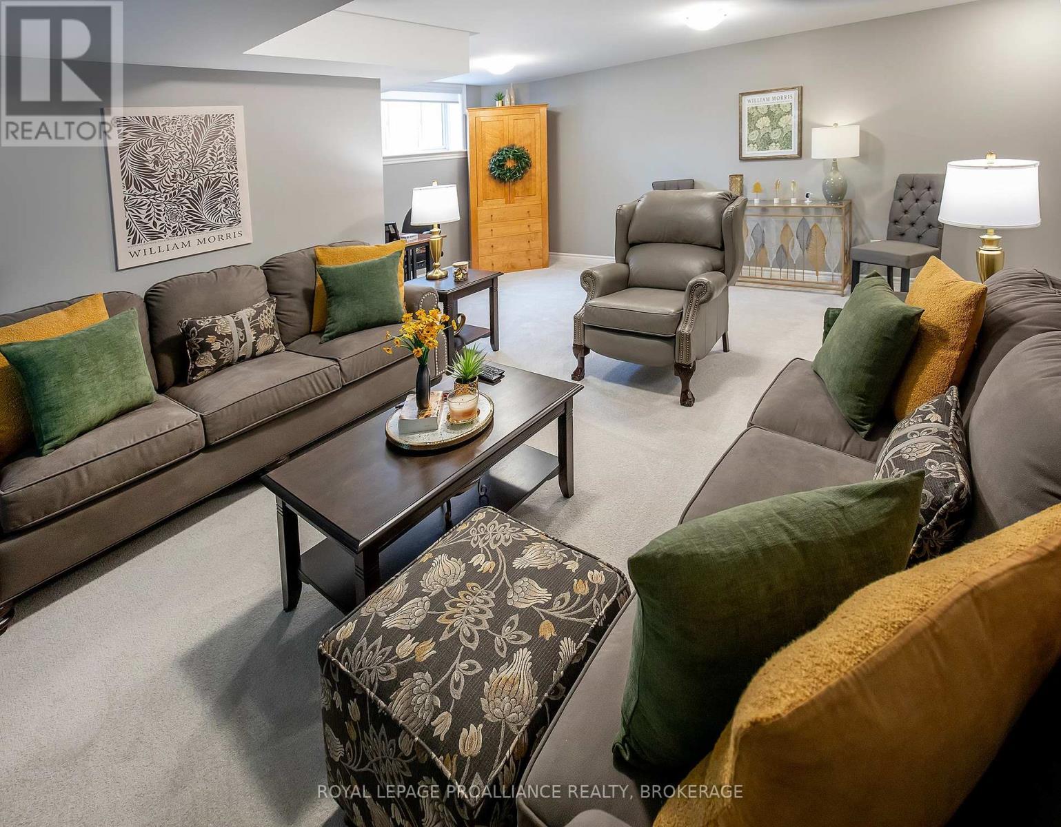 












1380 DEMERS AVENUE

,
Kingston (East Gardiners Rd),




Ontario
K7M0H8

