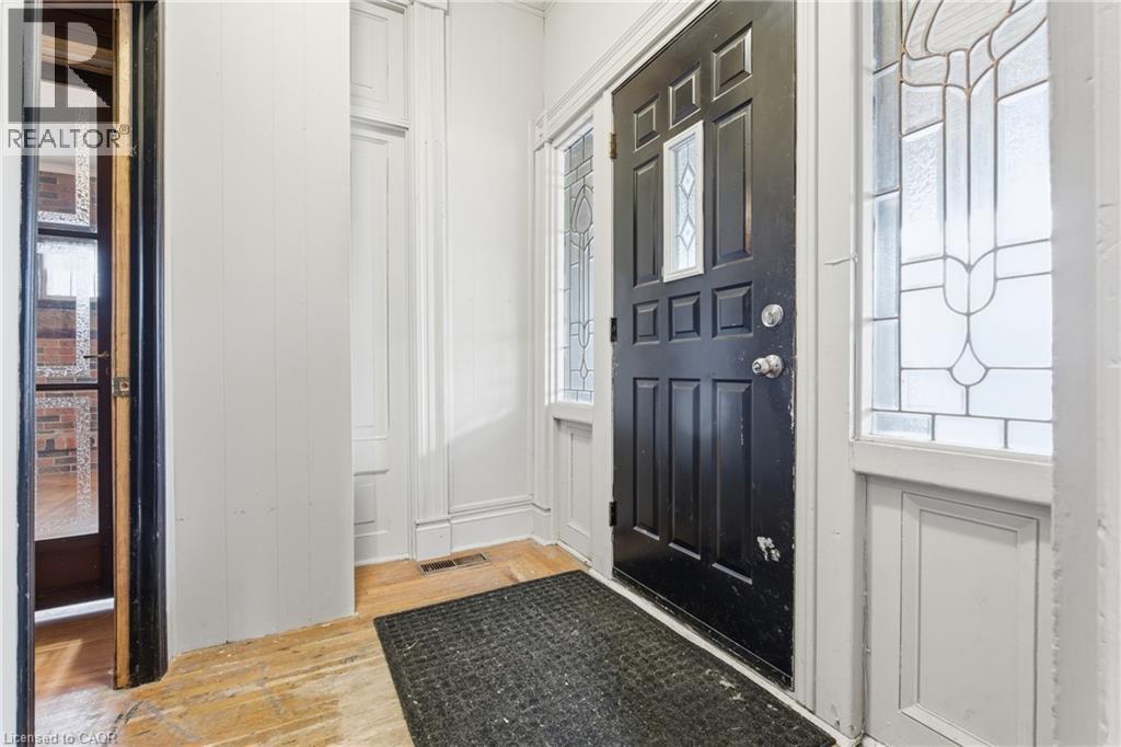 












211 CANBOROUGH Street

,
Smithville,




Ontario
L0R2A0

