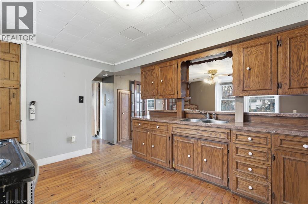 












211 CANBOROUGH Street

,
Smithville,




Ontario
L0R2A0

