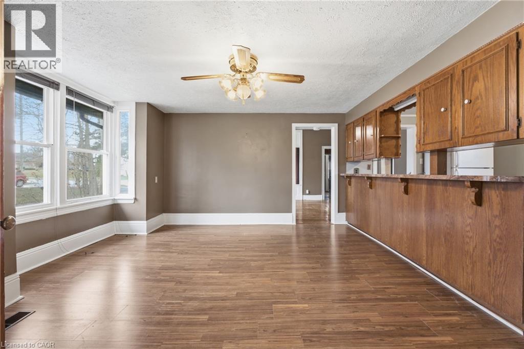 












211 CANBOROUGH Street

,
Smithville,




Ontario
L0R2A0

