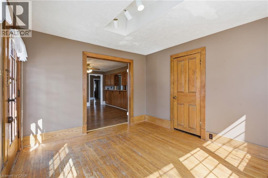 












211 CANBOROUGH Street

,
Smithville,




Ontario
L0R2A0

