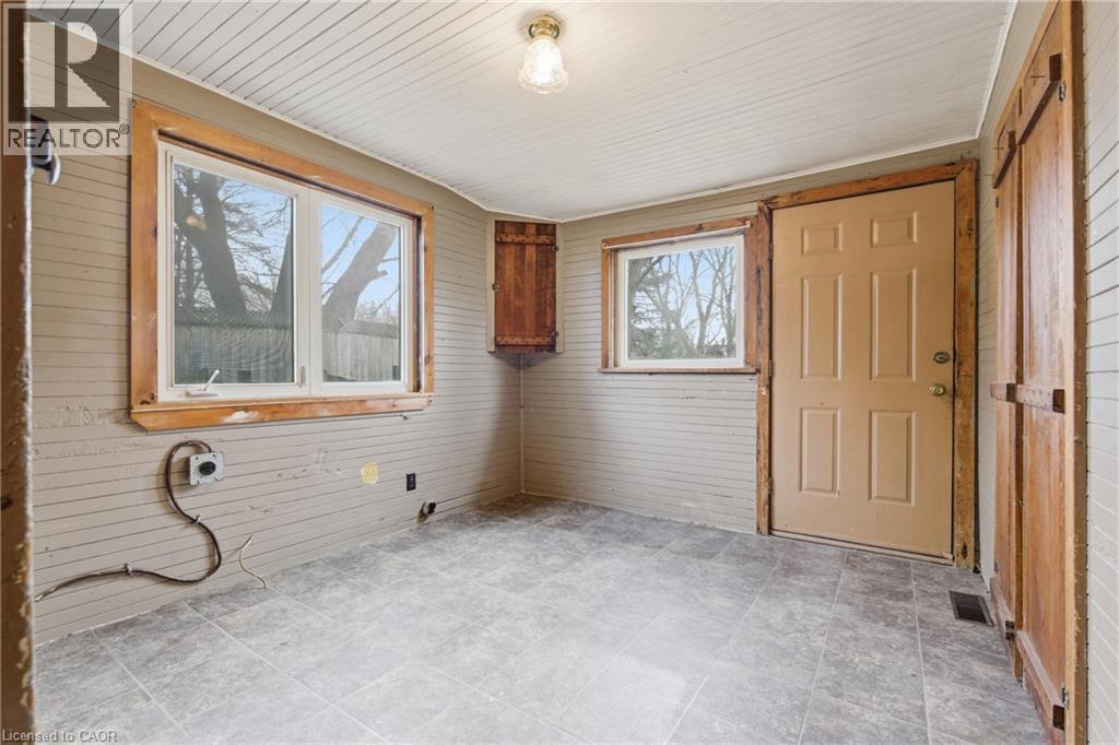 












211 CANBOROUGH Street

,
Smithville,




Ontario
L0R2A0

