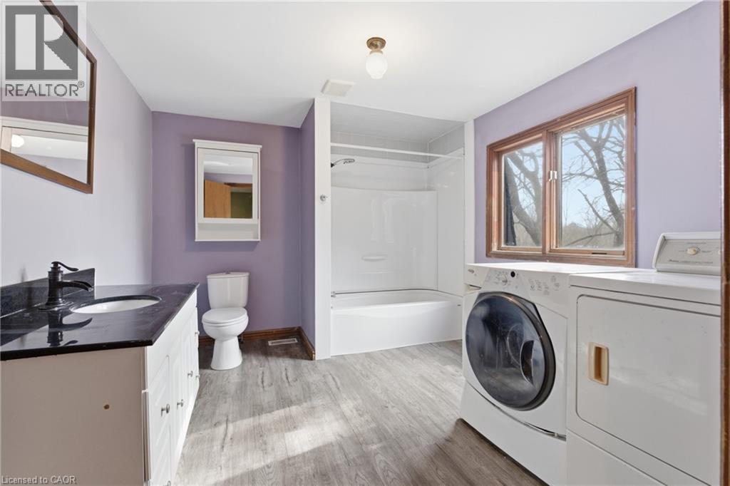 












211 CANBOROUGH Street

,
Smithville,




Ontario
L0R2A0

