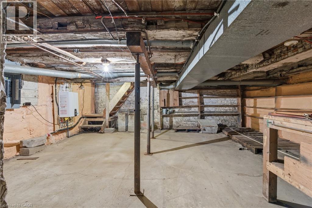 












211 CANBOROUGH Street

,
Smithville,




Ontario
L0R2A0

