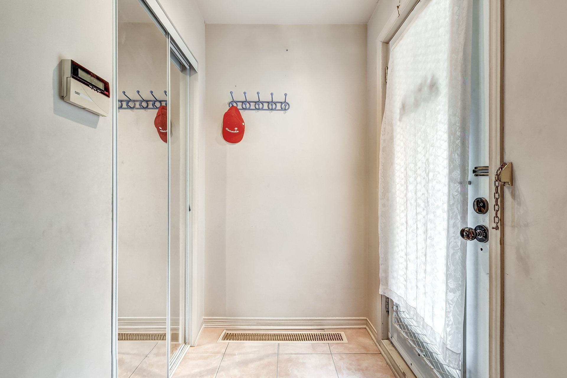 









3756


Ch. de la Côte-de-Liesse

,
Mont-Royal,




QC
H4N2P5

