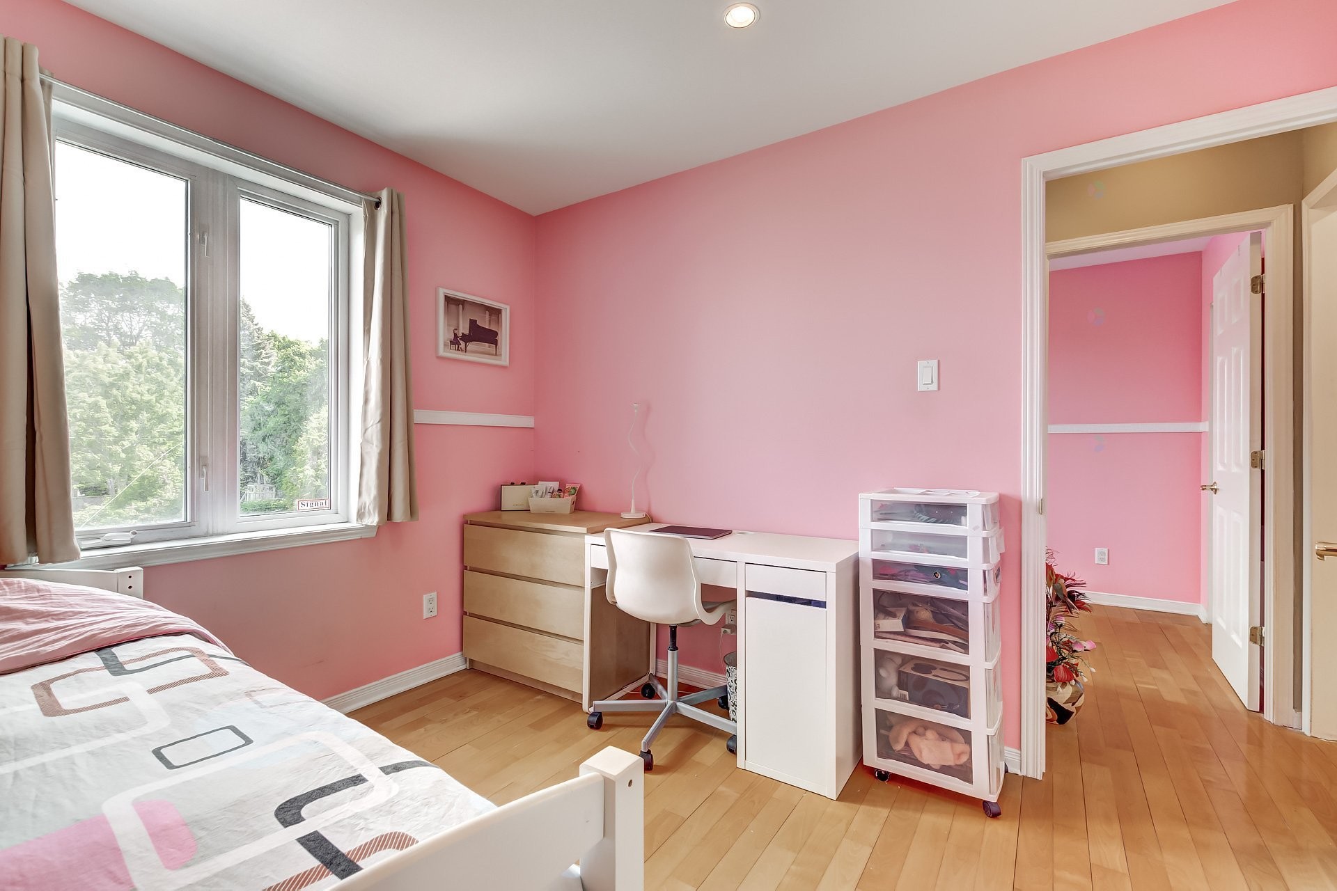 









3756


Ch. de la Côte-de-Liesse

,
Mont-Royal,




QC
H4N2P5

