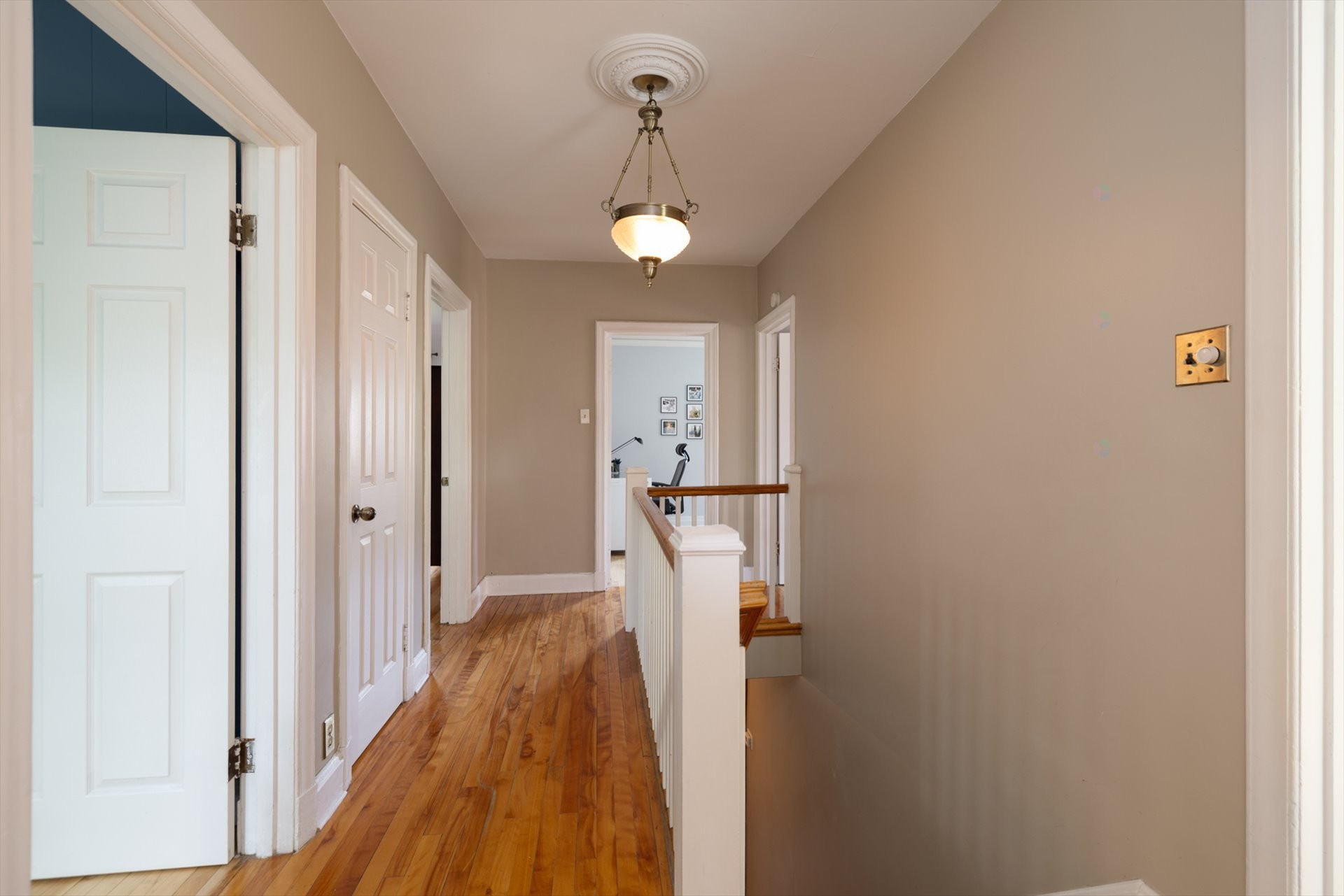 









19


Av. de l'Église

,
Pointe-Claire,




QC
H9S5J1

