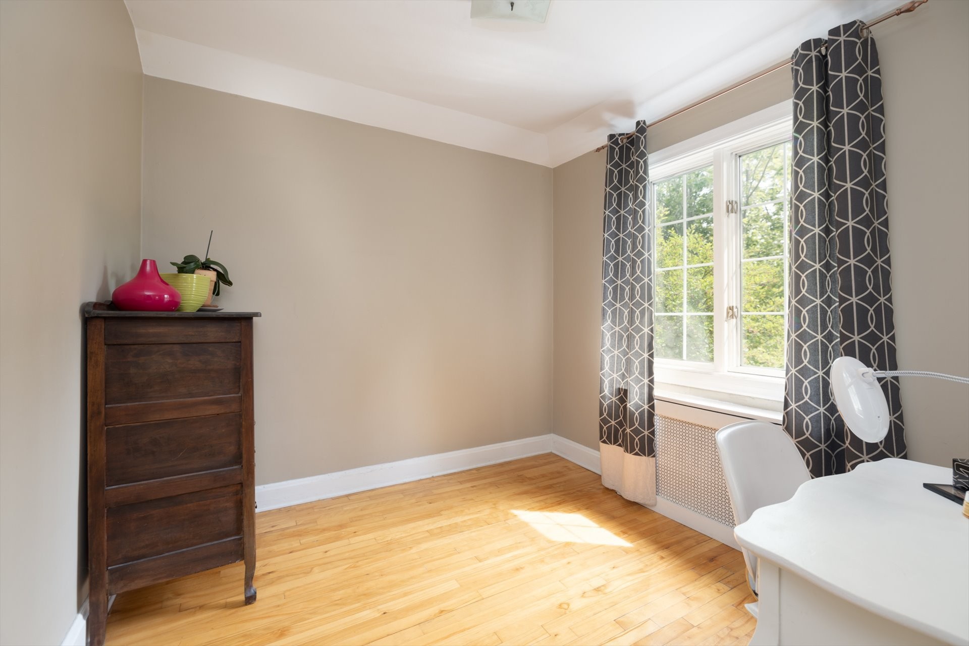 









19


Av. de l'Église

,
Pointe-Claire,




QC
H9S5J1

