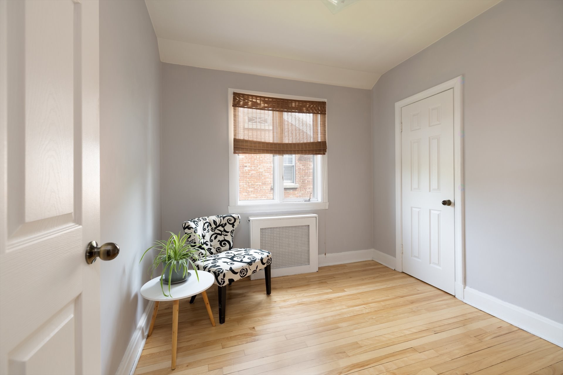 









19


Av. de l'Église

,
Pointe-Claire,




QC
H9S5J1

