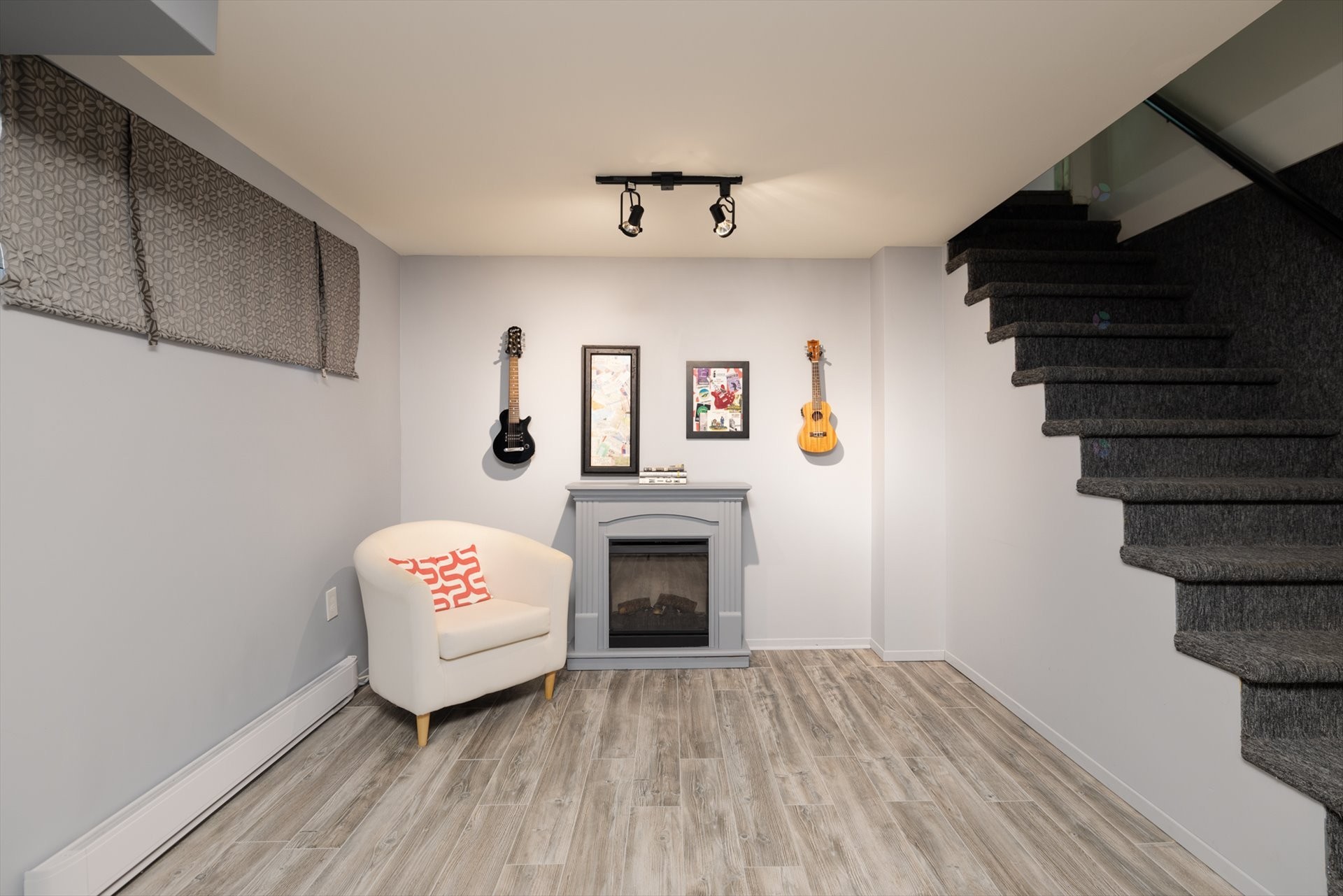 









19


Av. de l'Église

,
Pointe-Claire,




QC
H9S5J1

