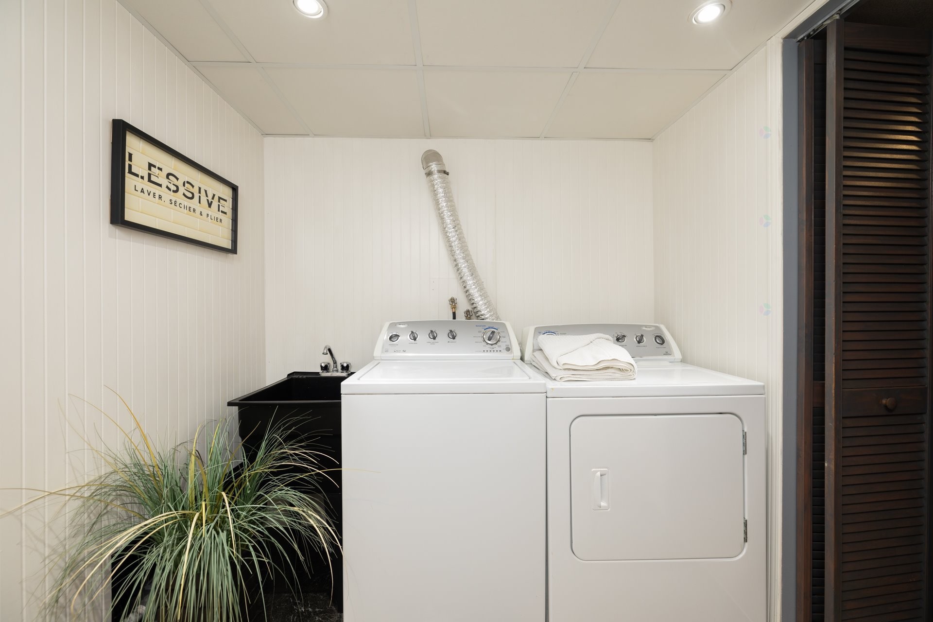 









19


Av. de l'Église

,
Pointe-Claire,




QC
H9S5J1

