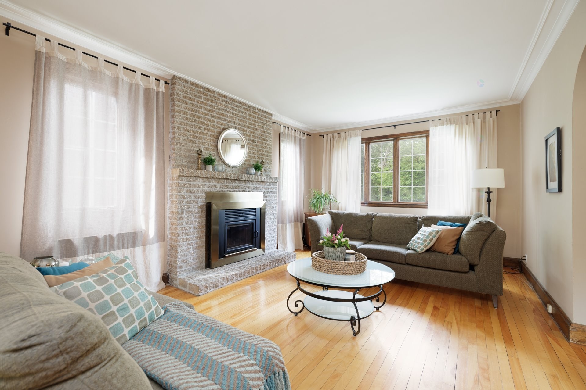 









19


Av. de l'Église

,
Pointe-Claire,




QC
H9S5J1

