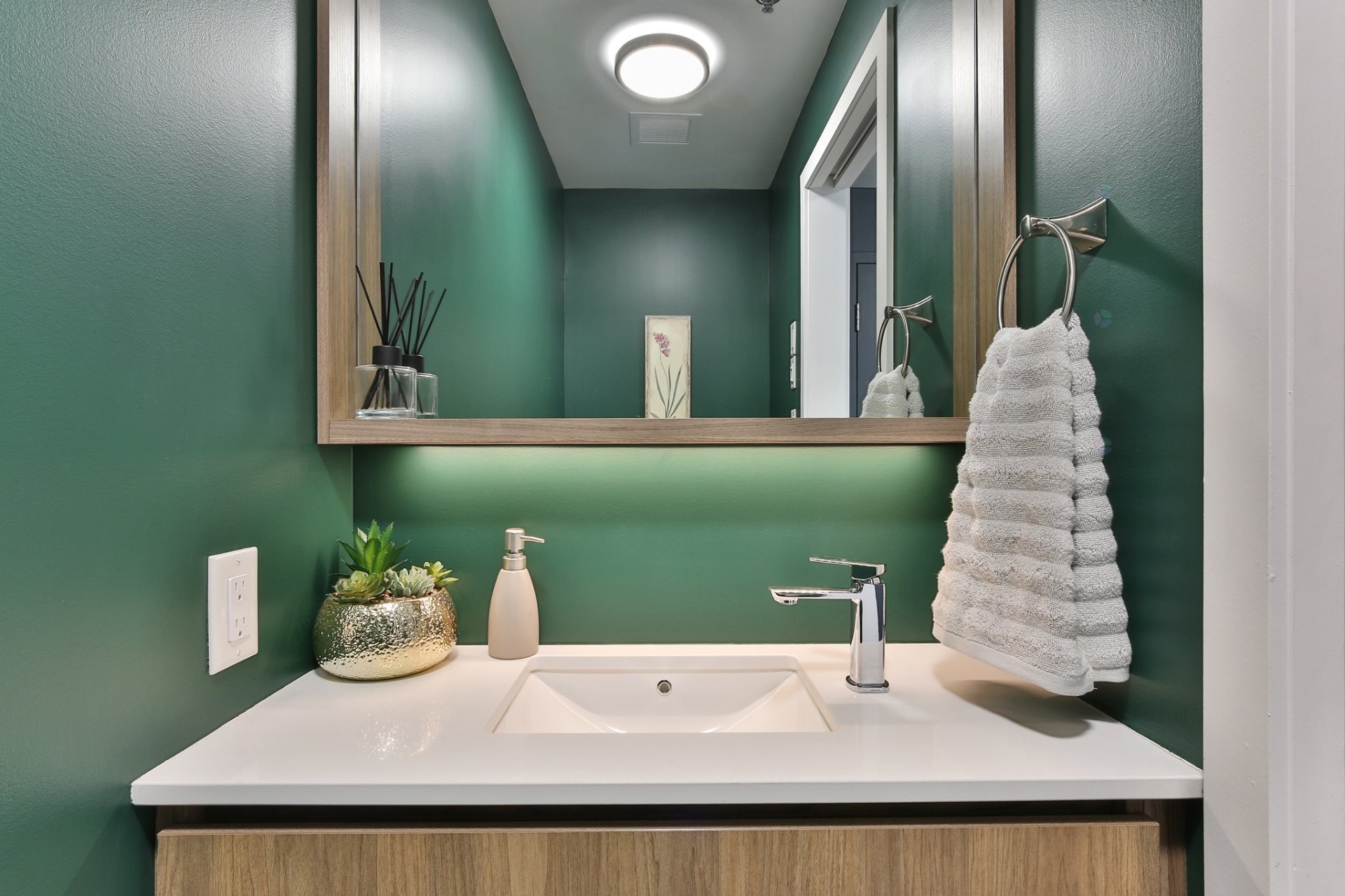 









700


Rue des Éclaircies

, 714,
Brossard,




QC
J4Z0P9

