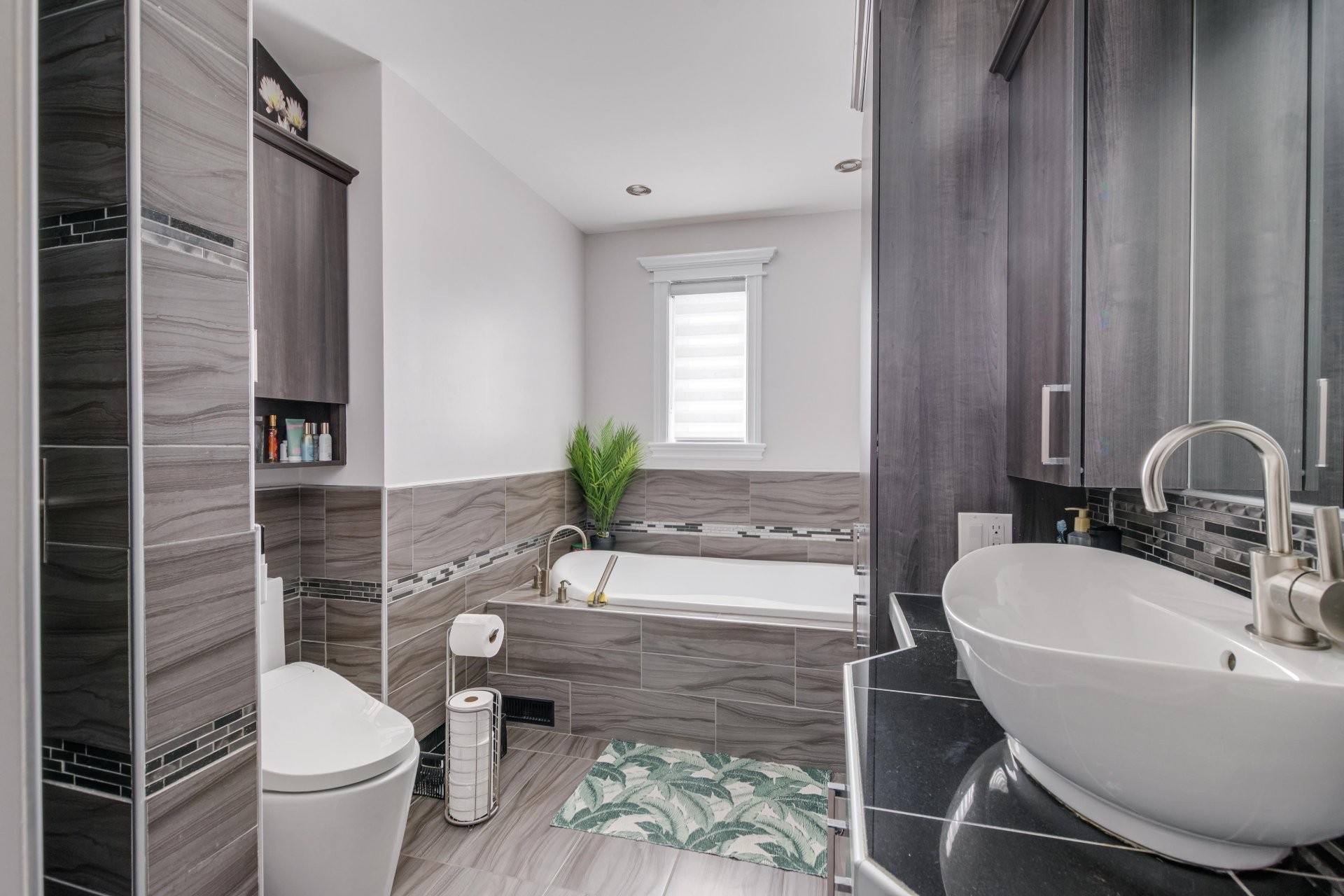 









1272


Rue des Laurentides

,
Gatineau (Masson-Angers),




QC
J8M1L4

