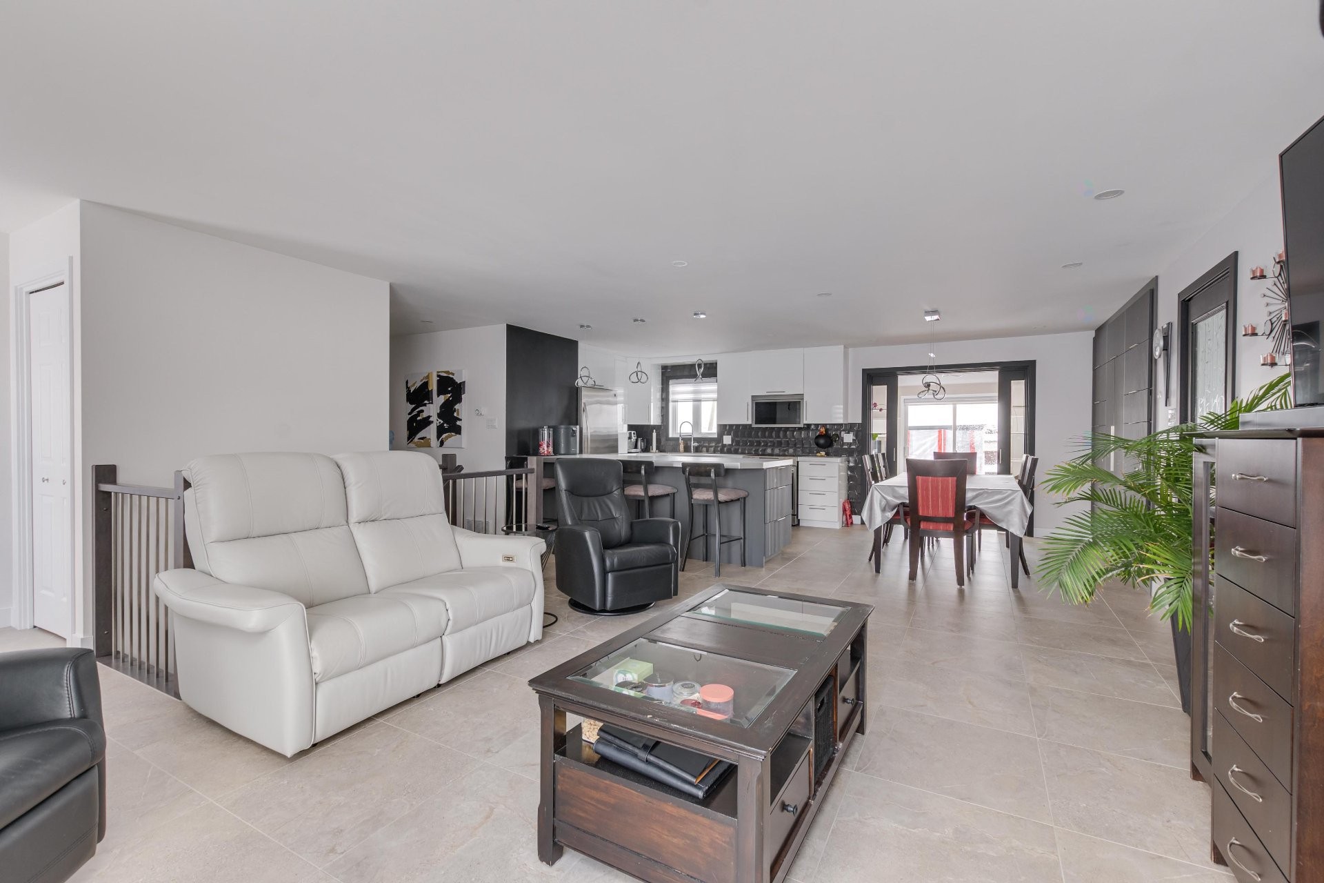 









1272


Rue des Laurentides

,
Gatineau (Masson-Angers),




QC
J8M1L4

