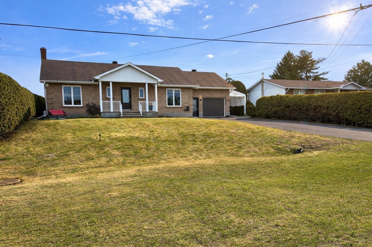 









1272


Rue des Laurentides

,
Gatineau (Masson-Angers),




QC
J8M1L4

