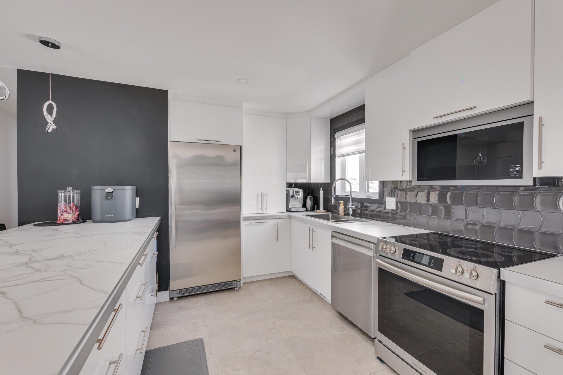 









1272


Rue des Laurentides

,
Gatineau (Masson-Angers),




QC
J8M1L4

