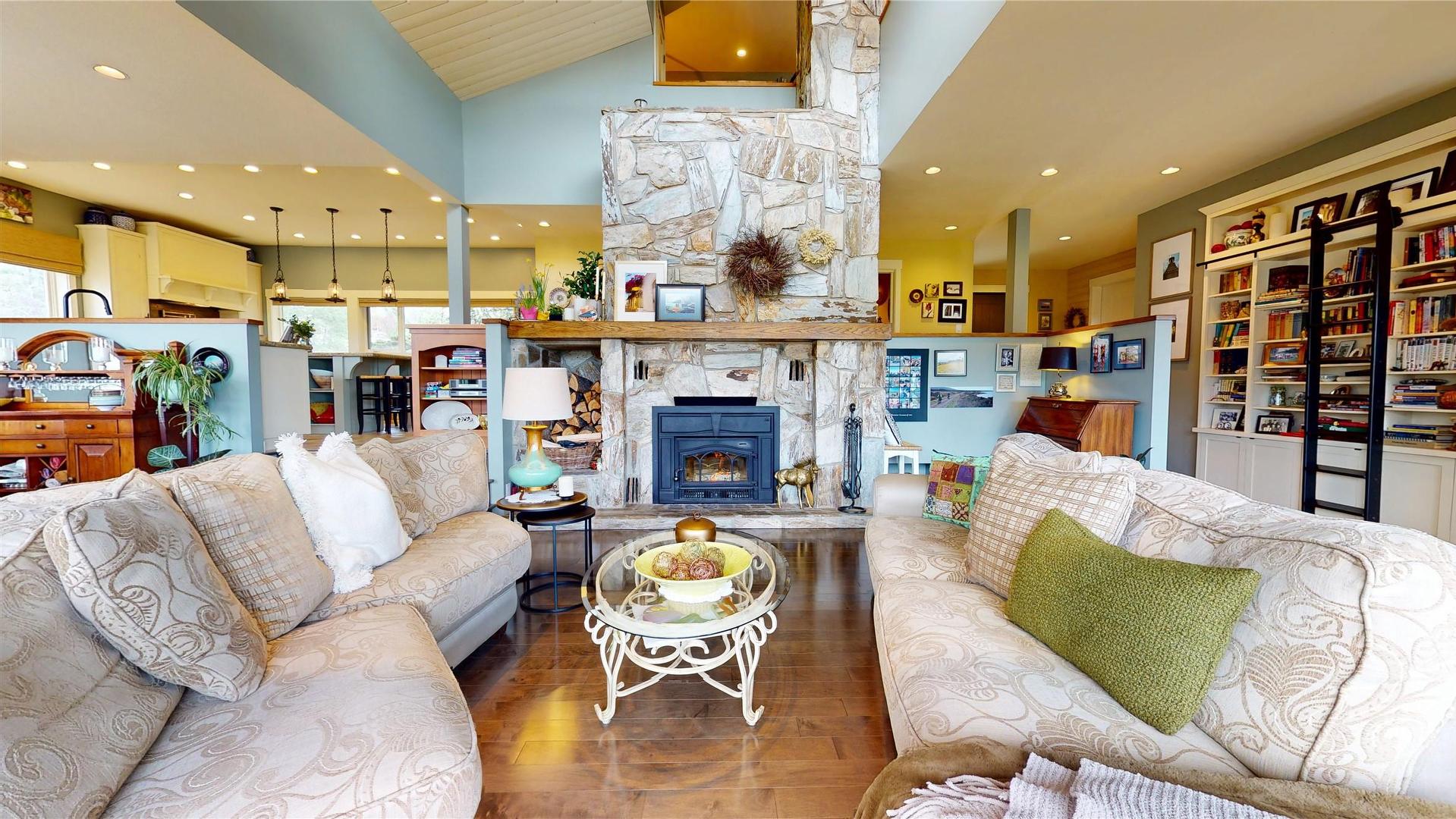 









8875


Colony

Road,
Wardner,




BC
V0B 2J0

