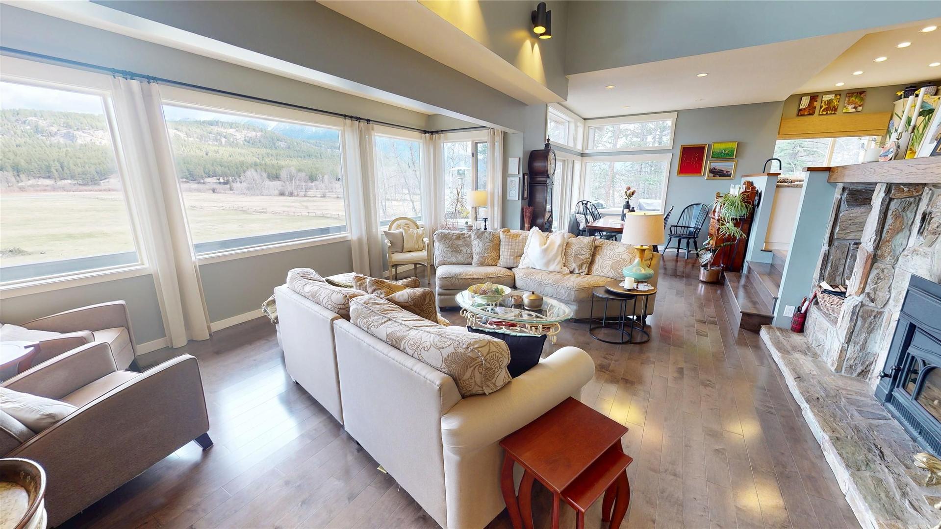 









8875


Colony

Road,
Wardner,




BC
V0B 2J0

