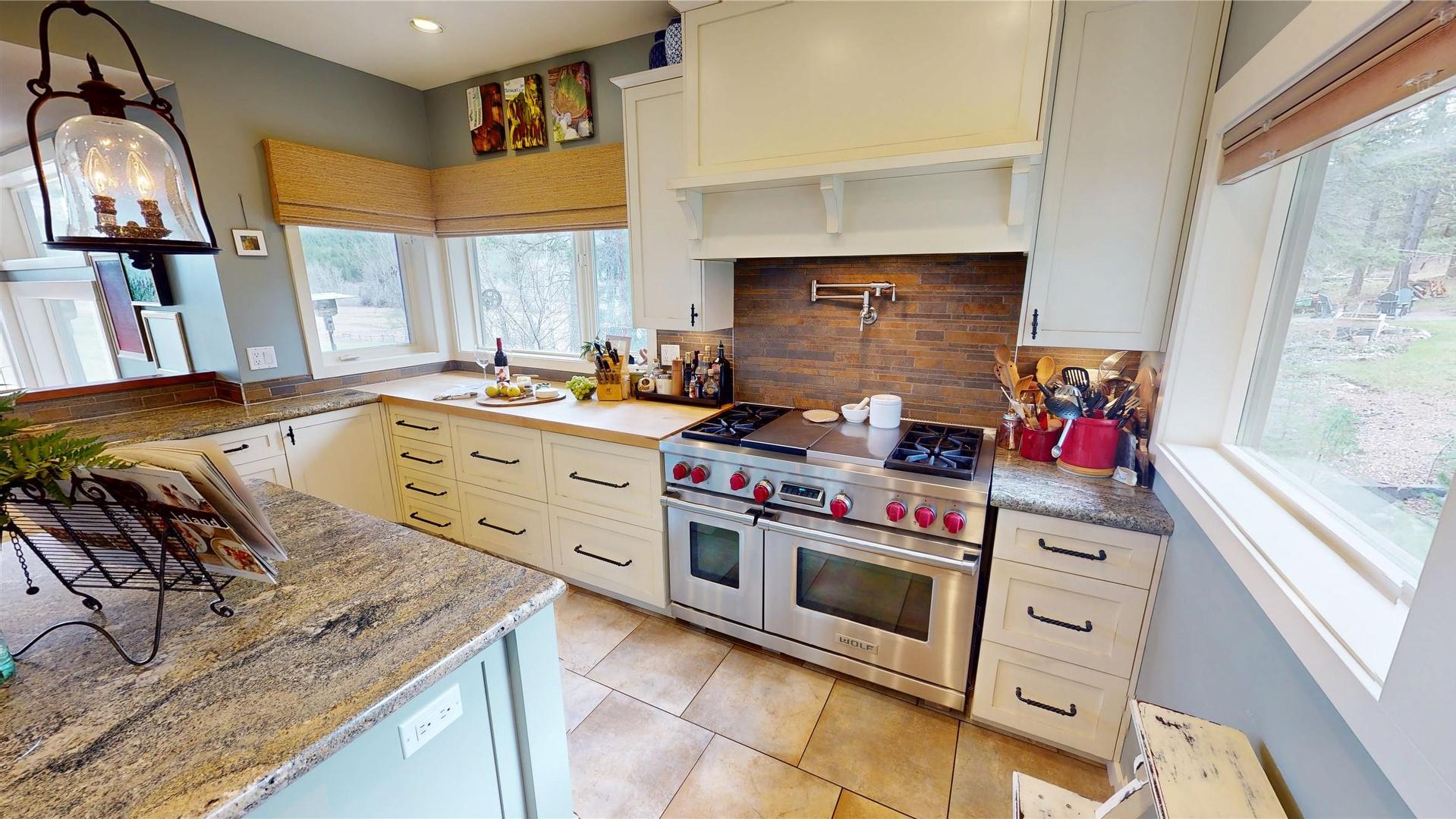 









8875


Colony

Road,
Wardner,




BC
V0B 2J0

