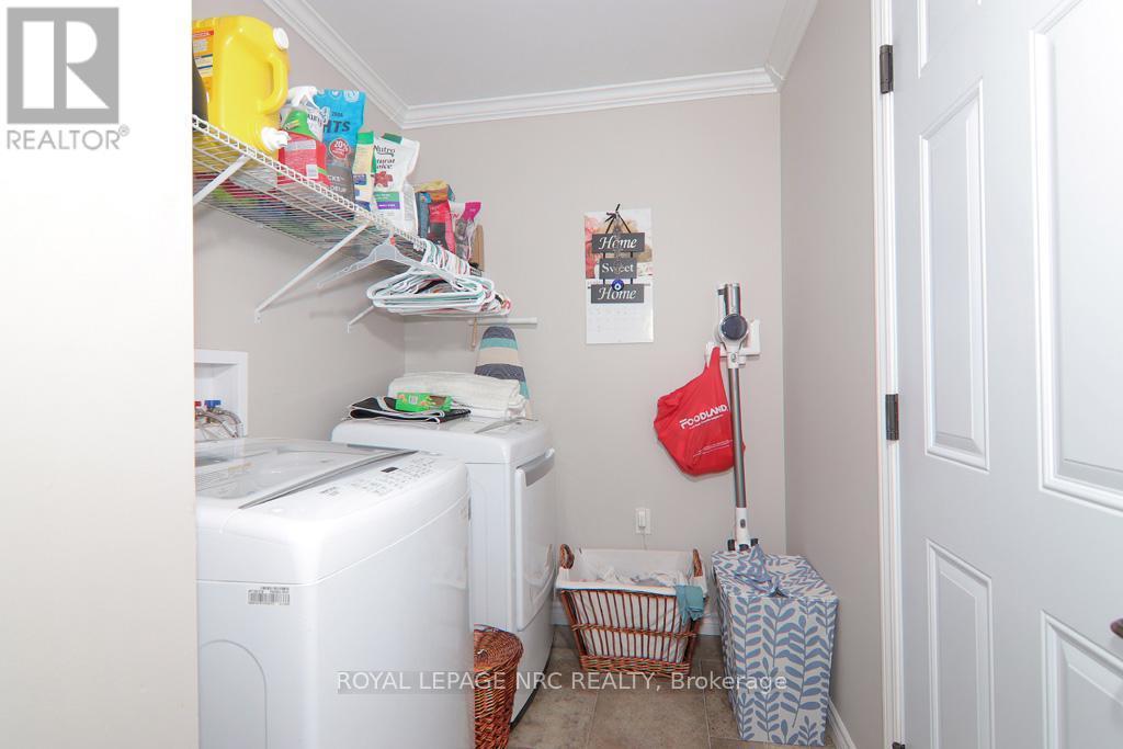 












3938 SUNSET LANE

,
Lincoln (Lincoln-Jordan/Vineland),




Ontario
L0R2C0

