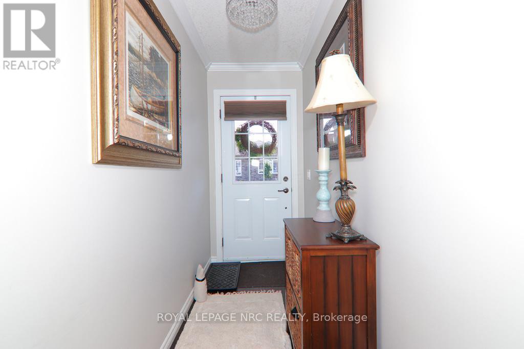 












3938 SUNSET LANE

,
Lincoln (Lincoln-Jordan/Vineland),




Ontario
L0R2C0

