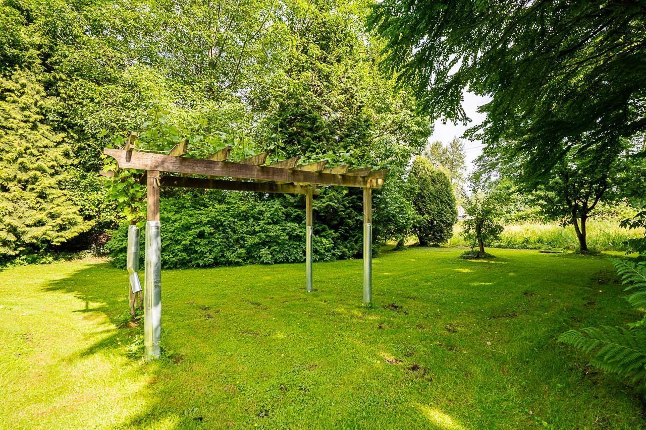 












17895 96 AVENUE

,
Surrey,







British Columbia
V4N4A9


