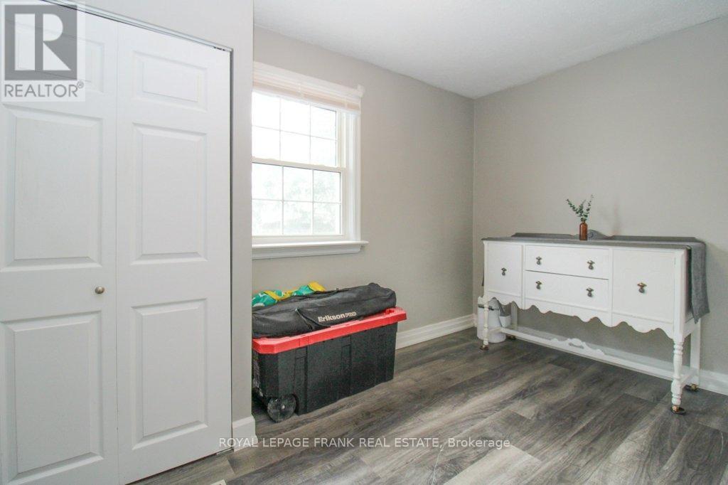 












129 ARTHUR AVENUE

,
Peterborough (Otonabee Ward 1),




Ontario
K9J5X7

