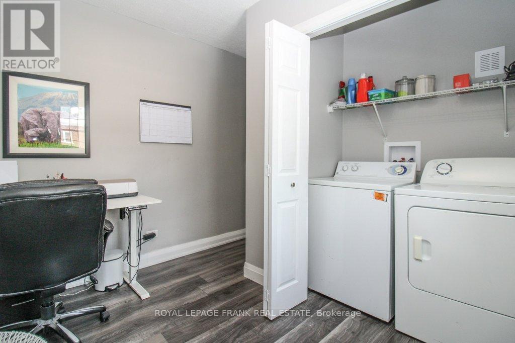 












129 ARTHUR AVENUE

,
Peterborough (Otonabee Ward 1),




Ontario
K9J5X7

