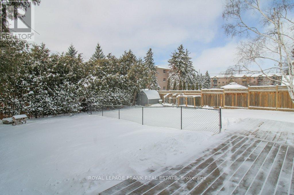 












129 ARTHUR AVENUE

,
Peterborough (Otonabee Ward 1),




Ontario
K9J5X7

