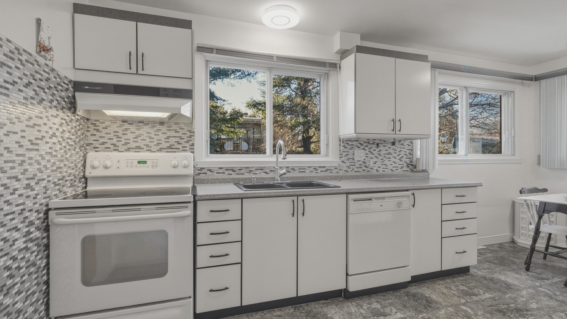 









428


Rue Orchard

,
Saint-Bruno-de-Montarville,




QC
J3V2M9

