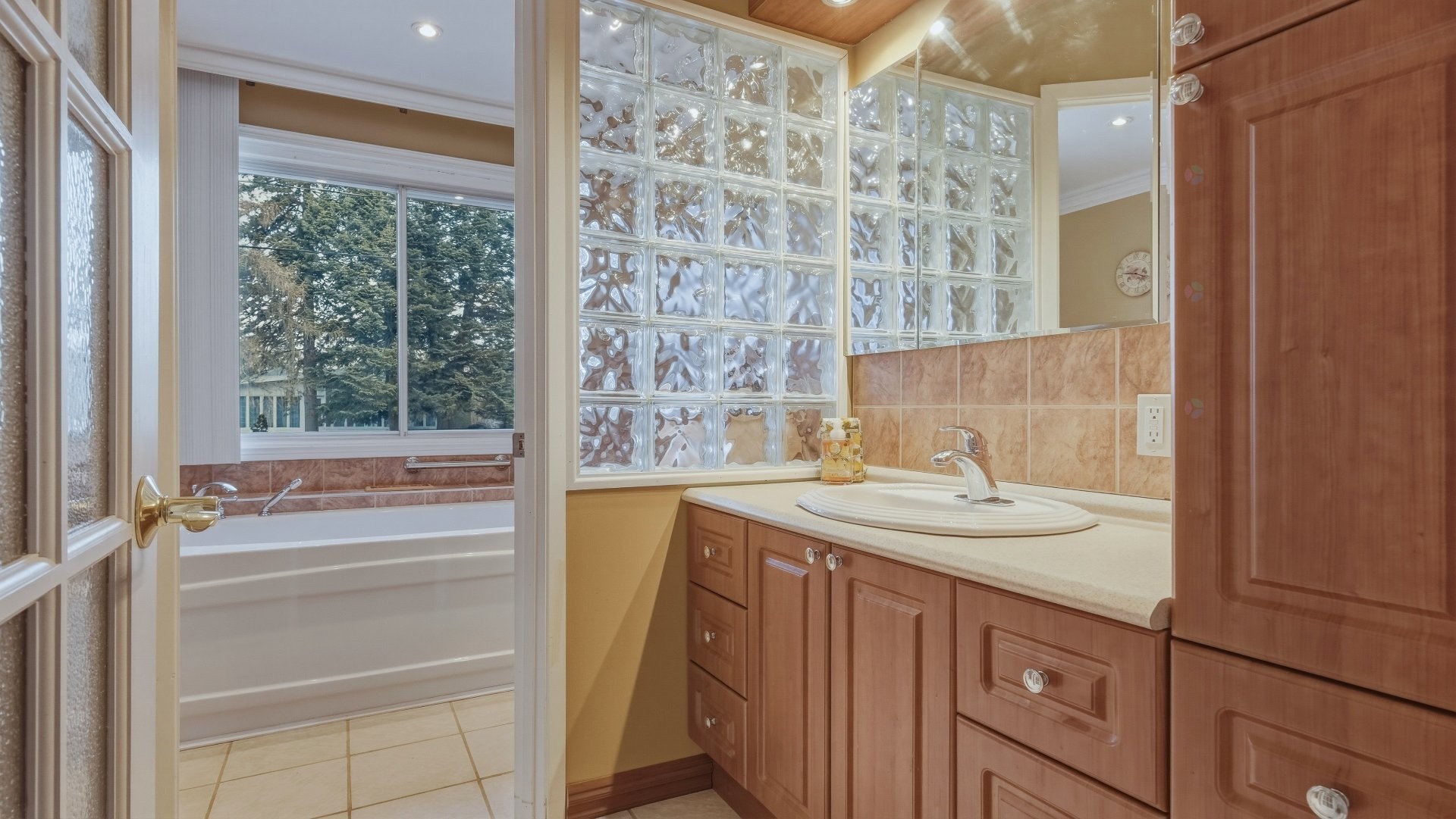 









428


Rue Orchard

,
Saint-Bruno-de-Montarville,




QC
J3V2M9

