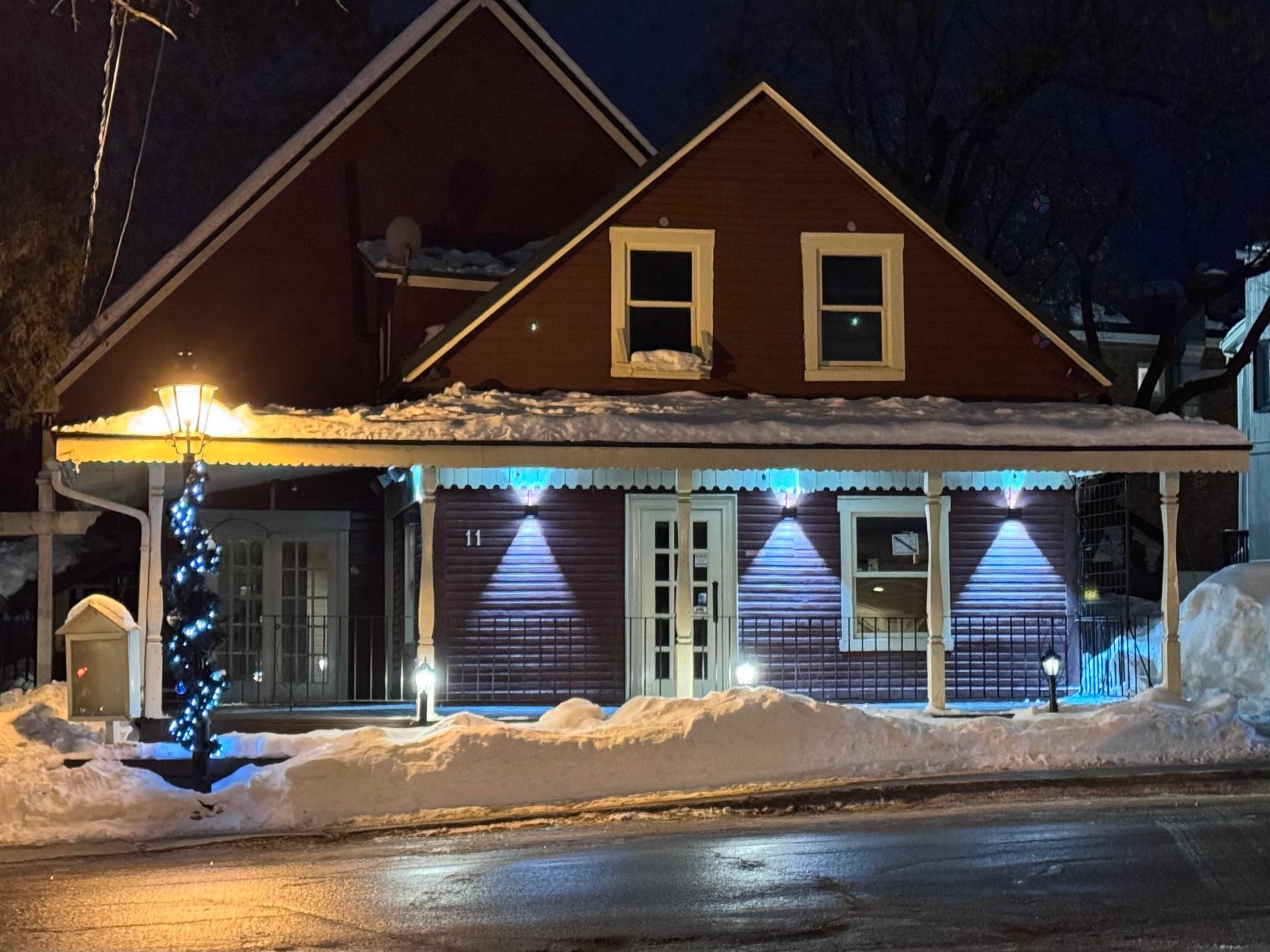 









11


Av. de la Gare

,
Saint-Sauveur,




QC
J0R1R0

