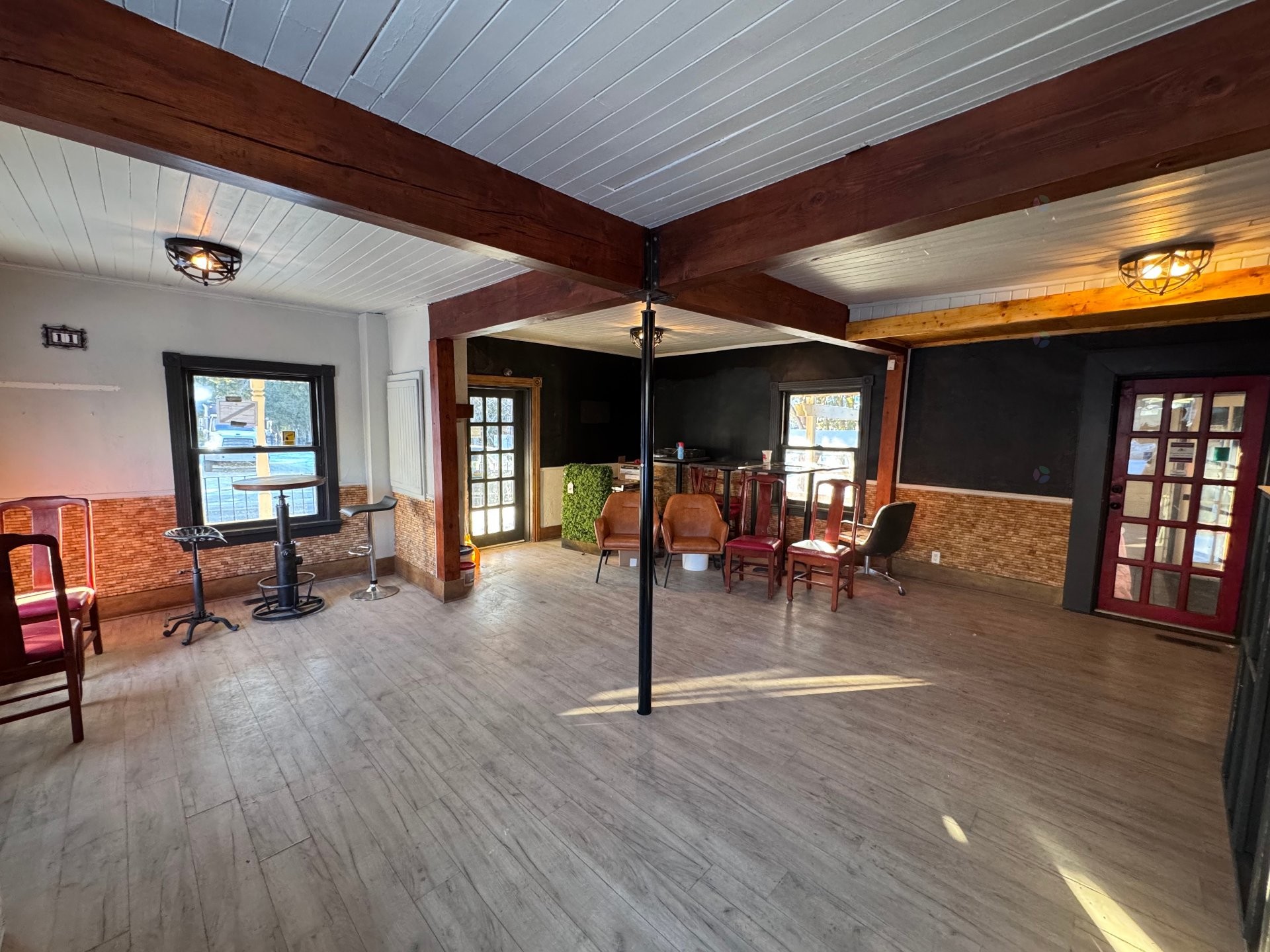 









11


Av. de la Gare

,
Saint-Sauveur,




QC
J0R1R0

